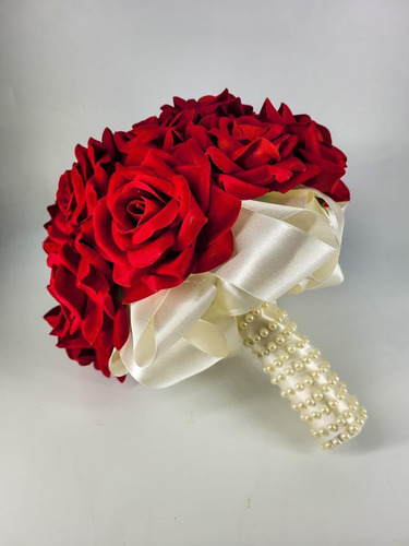 Buquê De Noiva Rosas Vermelhas Cetim Cor Creme Perolado