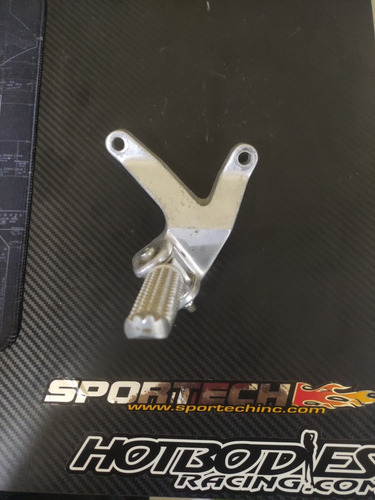 Base Y Posapie Trasero Izquierdo Yamaha Génesis 750 93-98 (Usado)