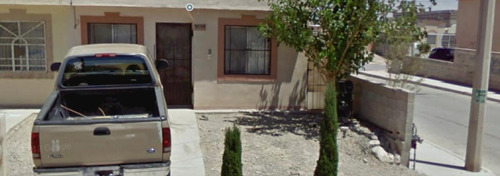 Casa En Remate Bancario En C. Oasis De Tarento, Enríquez Guzmán, Juárez, Chihuahua