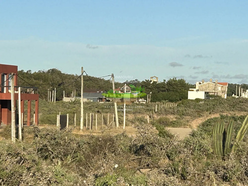 Vendo En Primera Línea Del Mar 2450 M2