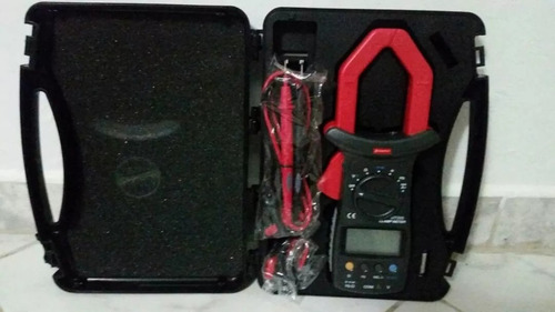 Imagen 1 de 2 de Pinza Amperimetrica Ut205
