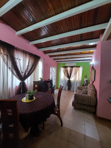 Imagen 8 de 27 de Casa En Venta Urb Las Amazonas Santa Rita 04141291645