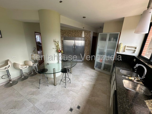 Venta De Amplio Apartamento Monterrey
