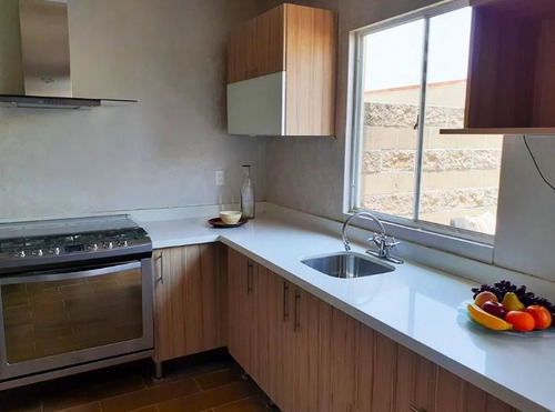 Imagen 1 de 14 de Vendo Casa Grande En Zona Del Marques