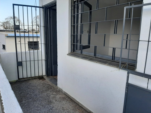 Alquiler Apartamento De Un Dormitorio En Piedras Blancas.