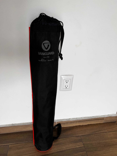 Trípode Vanguard Alta Pro263at, Con Cabezal Sbh-100. (Usado)