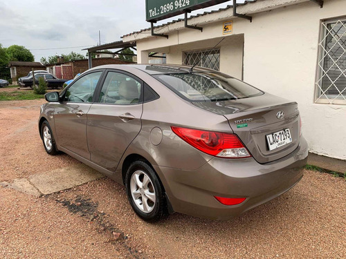 Hyundai Accent 1.5 Gls Mt 2012
