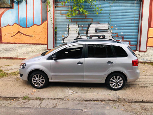 Volkswagen Suran 1.6 Highline 101cv 11c 2011