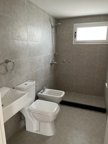 Imagen 17 de 21 de Centro Vendo Apartamento 2 Dormitorios Con Garage