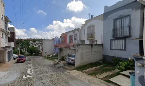 Casa En Venta ¡remate Bancario! - Fuente De Juno 2, Las Fuentes, Fraccionamiento Las Fuentes, Veracruz. -