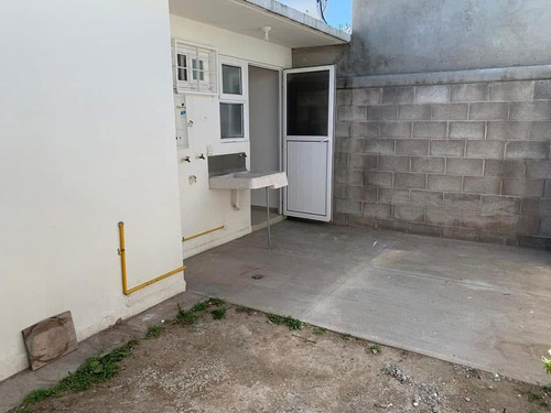 Casa De Una Planta En Fracc. Los Encinos