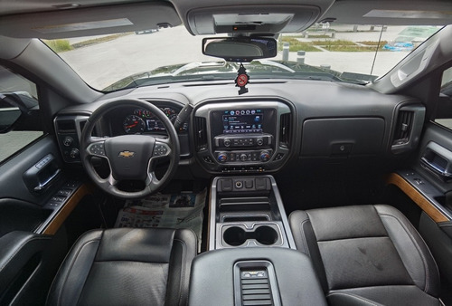 Imagen 9 de 15 de Chevrolet Cheyenne 2017 5.4 2500 Doble Cab Ltz 4x4 At