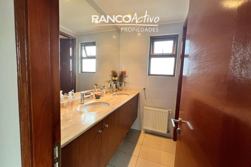 Hermosa Casa En El Venado 4d/5b Con Gran Jardín Interior