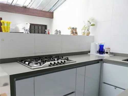 Casa En Venta En Alhambra. Cod V15001