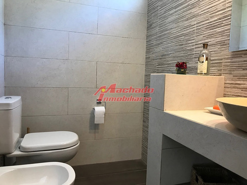 Casa En Mansa 4 Dormitorios Con Piscina Y Barbacoa- Ref: 5471