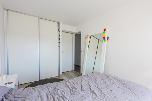 Venta Departamento 4 Ambientes En Moron Sur Con 3 Cocheras