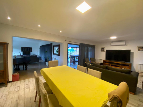 4 Dormitorios - 1 Planta - Calef.centr - 450mts2 Cubiertos