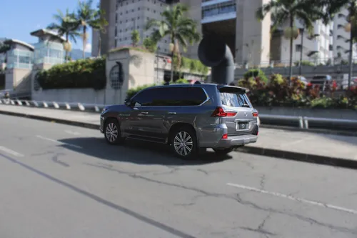 Lexus LX 5.7 570
