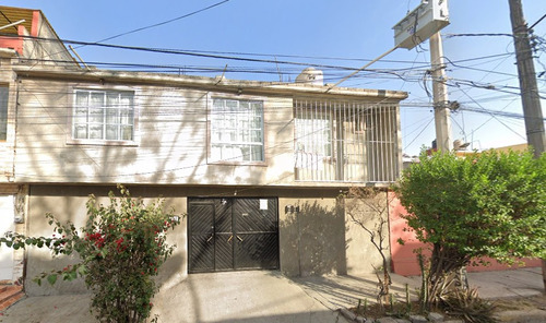 Casa En Venta En Nezahualcóyotl Cerca De Plaza Jardin Ajrj