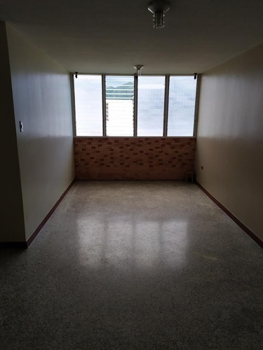 Imagen 8 de 13 de Apartamento En Venta Monteserino Cod:425102 Albert Gonzalez 04121444789 (solo Clientes)