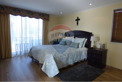 Casa 2 Pisos, Venta, 4d, 3b, 3e. Ñuñoa