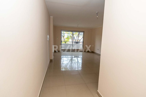 Departamento 2 Dorm Venta Macrocentro Con Cochera