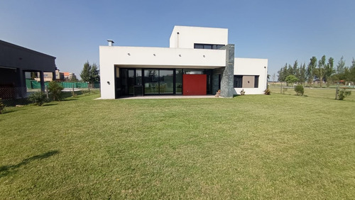 Imagen 2 de 20 de Oportunidad Casa 4 Amb+play S/lote De 700m2