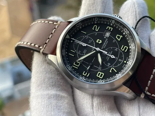 Victorinox store airboss chronograph
