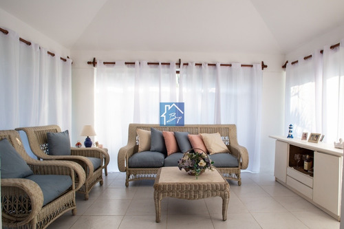 Casa En Jardines De Córdoba!- Ref: 1071