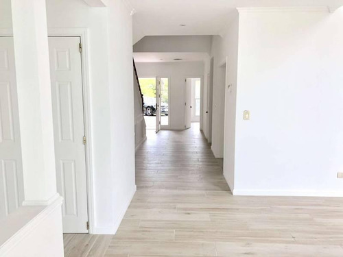 Nordelta Barrio La Isla Casa En Venta Al Lago Central
