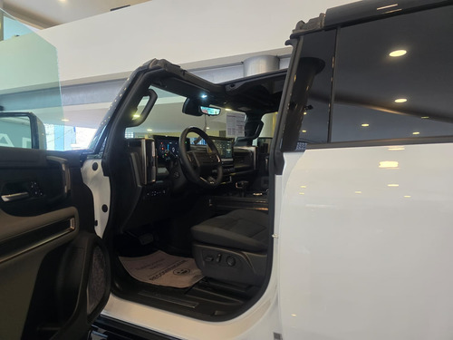 GMC Hummer EV PICKUP DEMO