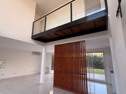 Casa En El Barrio La Angélica
