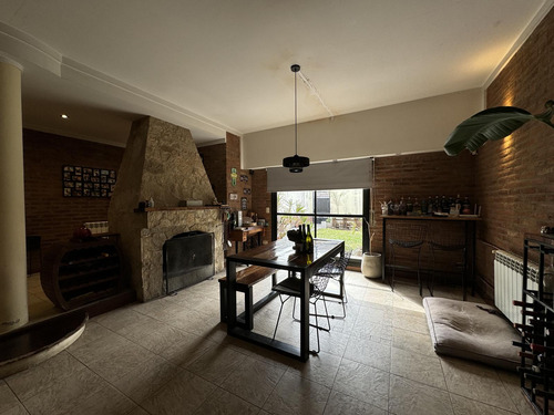 Casa En Venta En Zona Sur 3 Dormitorios