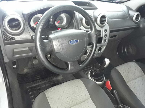 Imagem 8 de 15 de Ford Fiesta 1.6 8v Flex 2013