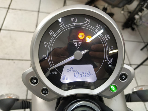Triumph Street Twin Prata 2017 - Target Race