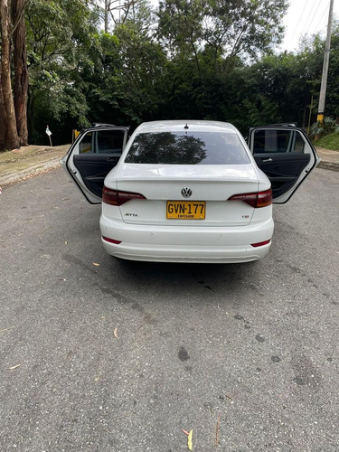Imagen 6 de 15 de Volkswagen Jetta 2020 1.4 Tsi Comfortline