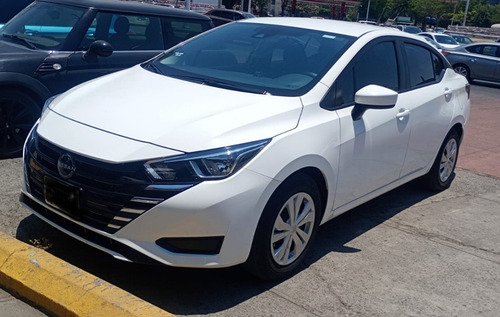 Nissan Versa 1.6 Sense Cvt