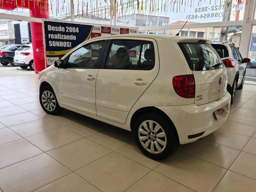 Imagem 4 de 8 de Volkswagen Fox 1.0 Mi Total Flex 8v 5p