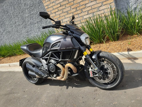 Imagem 2 de 12 de Ducati Diavel Dark 2016