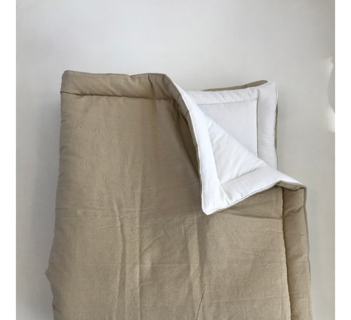 Acolchado Mini Bambini Colecho Cuna Diseño Tusor Color Blanco Y Arena De 55cm X 80cm