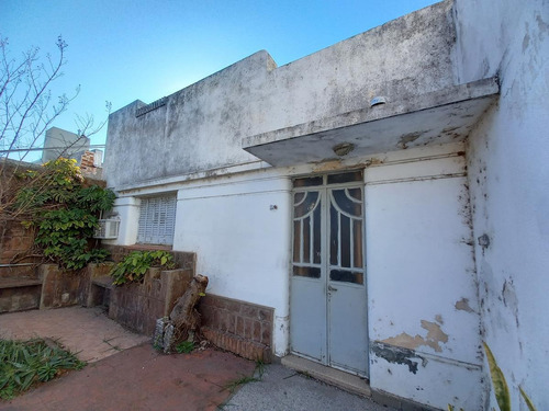 Imagen 2 de 5 de Casa A Refaccionar En La Rioja Y Av. Freyre - Santa Fe