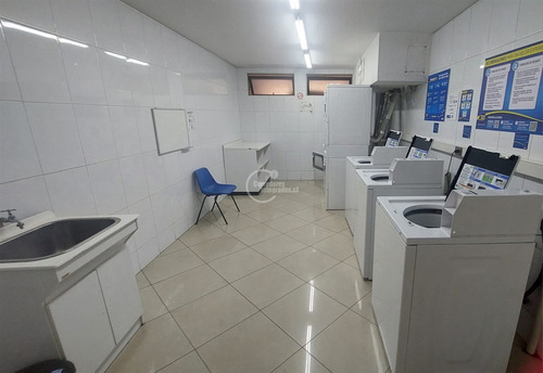 Departamento En Venta De 2 Dorm. En Las Condes