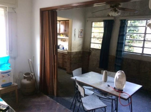 Chalet En Colón - 19 Junio Prox. Av. Garzón + Gran Fondo + Galpón - ¡¡padrón Único!!