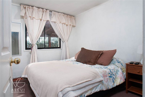 Casa En Venta De 3 Dorm. En Las Condes