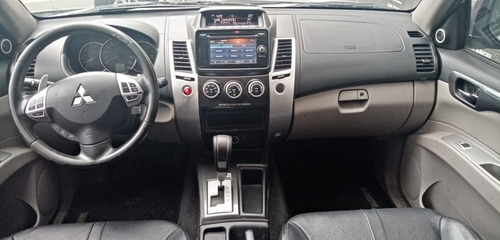 Imagen 7 de 14 de Mitsubishi Montero Limited 4x2 2015
