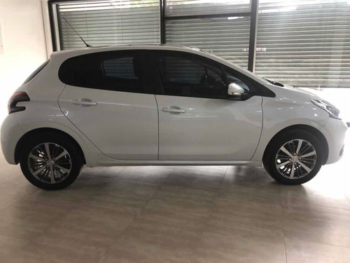 Peugeot 208 Allure Con Navegador