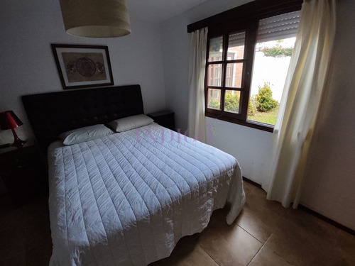 Imagen 19 de 30 de Casa Con 3 Dormitorios, 2 Baños Mas Dependencia, Piscina Y Parillero! - Punta Del Este Marly