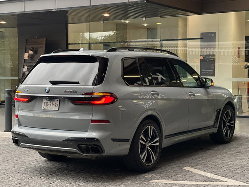 BMW X7 4.4 V8 M60I