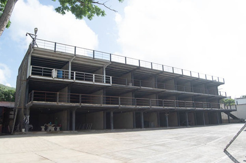 Imagen 2 de 13 de Venta De Centro Comercial Valles Del Tuy- Cua
