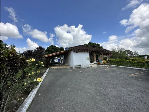 Se Vende Finca Hotel Cerca Al Parque Del Café Pueblo Tapao Quindio